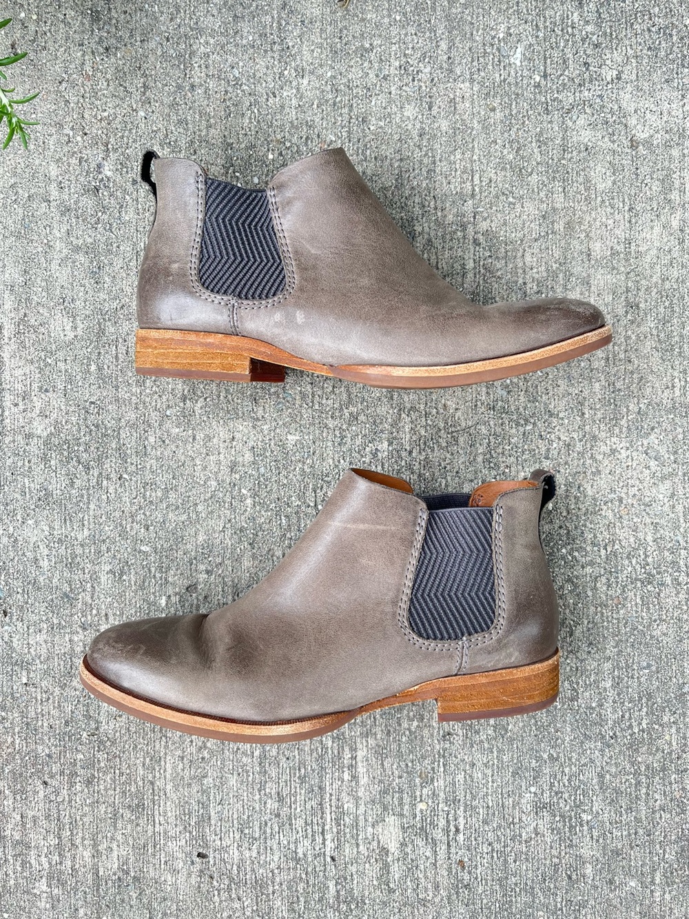 🆕 Listing!  Kork-Ease | 'Kama' Chelsea Ankle Boots - Gray Leather